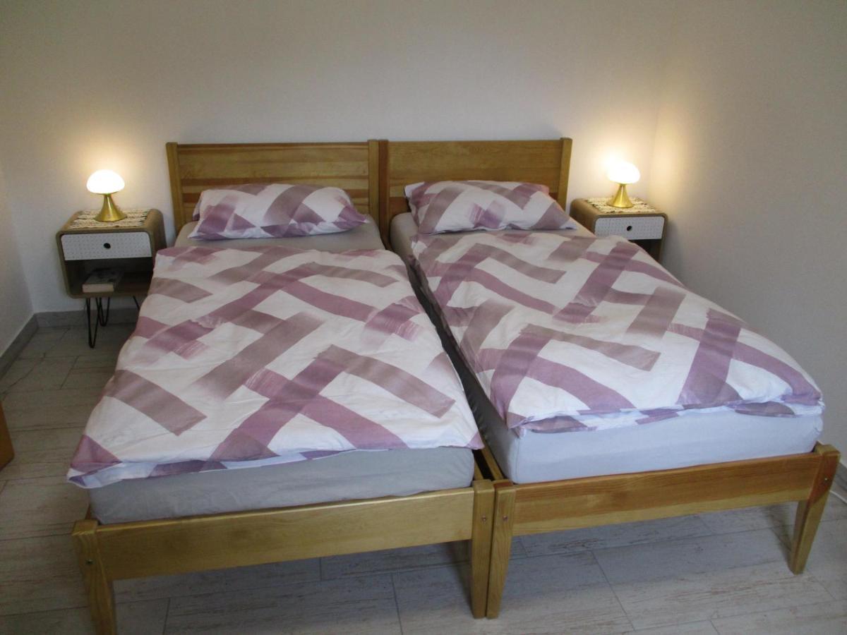 Apartma Elizabeth Appartamento Srpenica Esterno foto