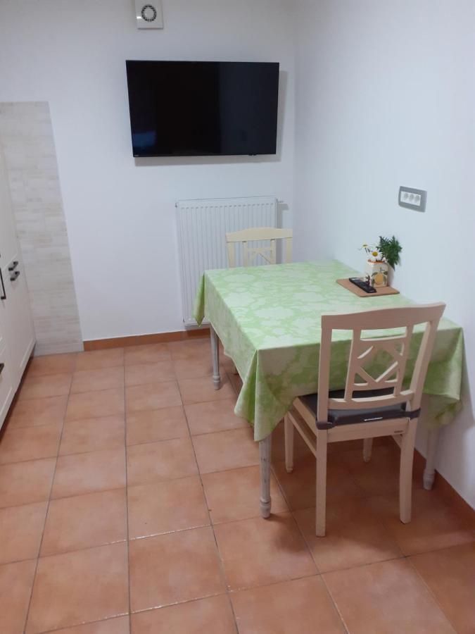 Apartma Elizabeth Appartamento Srpenica Esterno foto